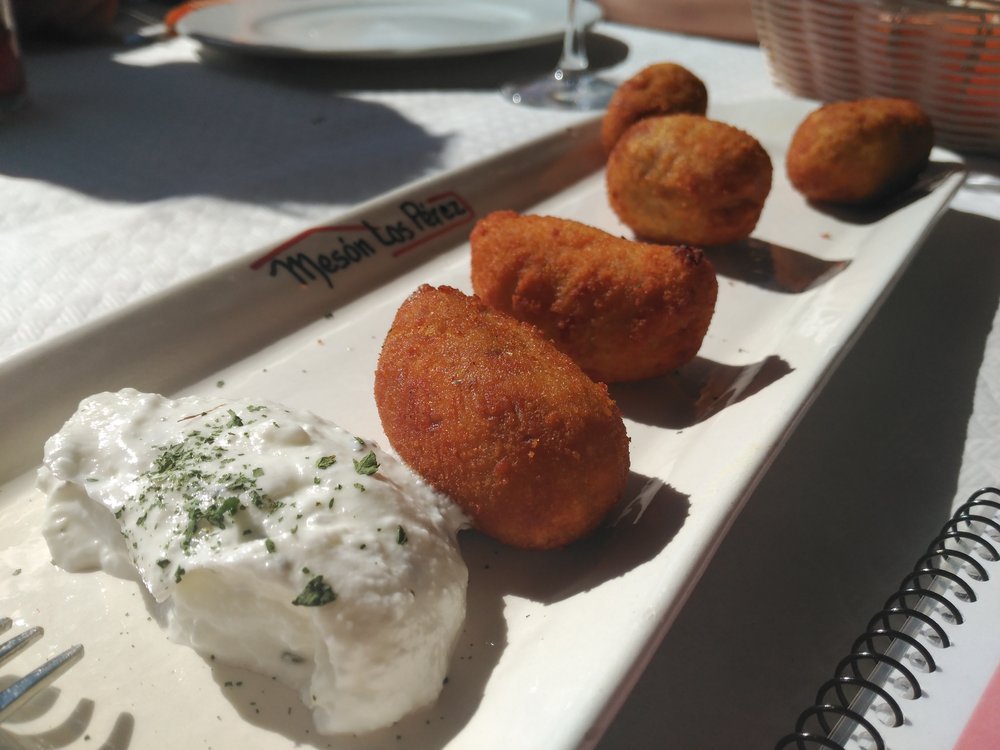 Croquetas variadas del Mesón Los Pérez, comer con categoría en #Málaga | @dondecomerenMLG