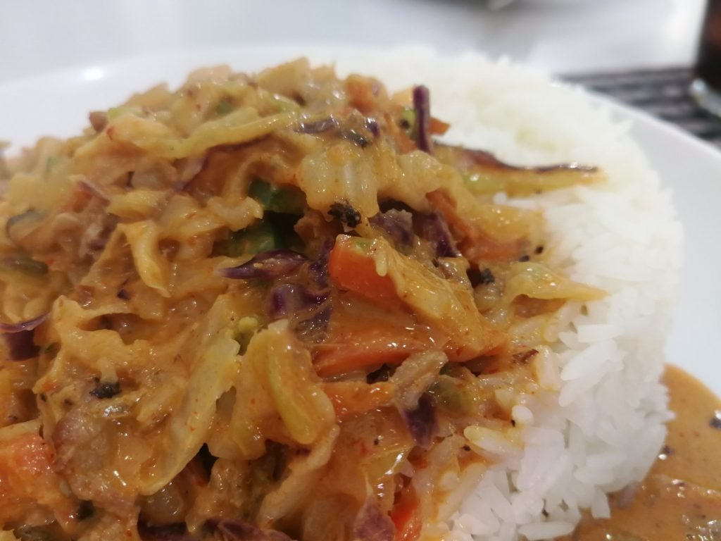 Arroz con ternera y curry rojo en Noodles&Go