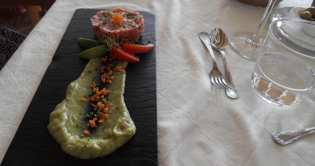 Restaurante Amador, el Atabal, Puerto de la Torre, Málaga - tartar salchichon de málaga